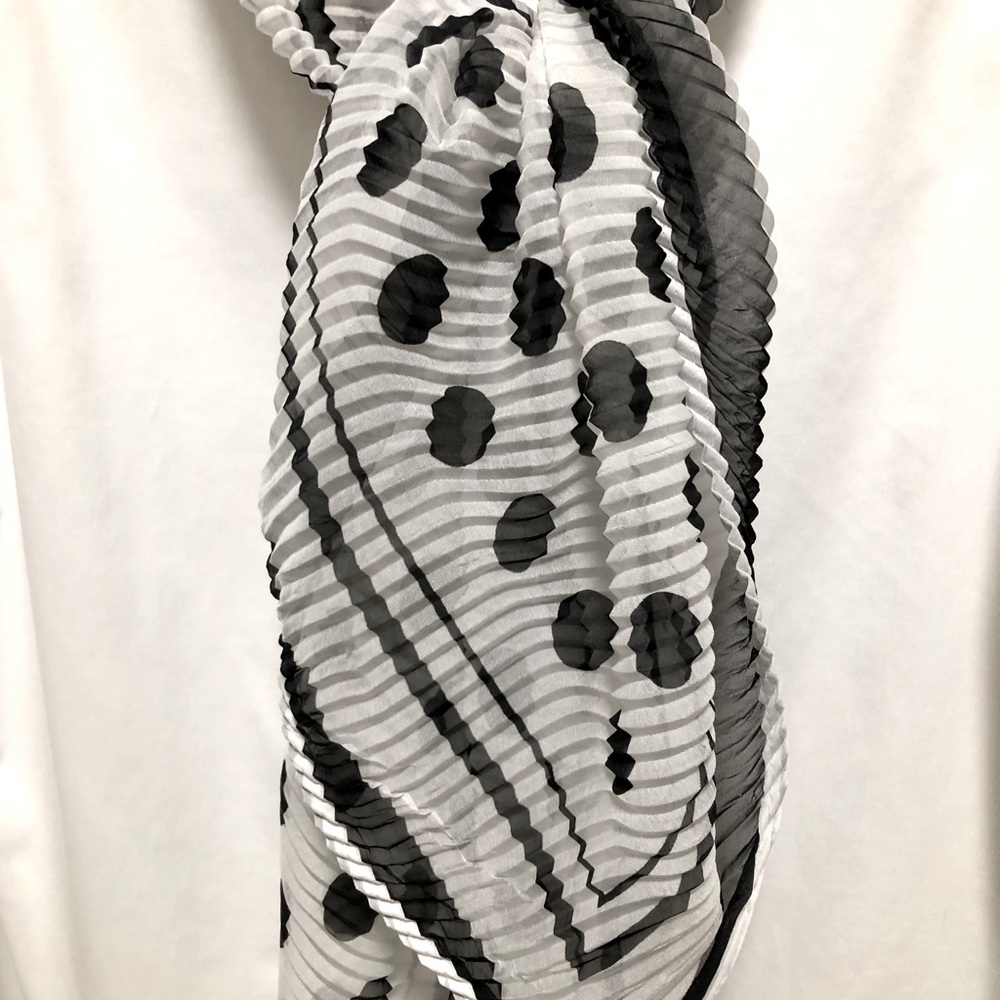 Polka dot scarf - Picture 5 of 5